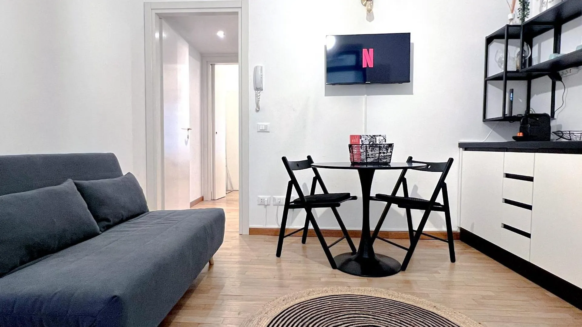 Apartment The Boutique Houses - Steps Away From The Duomo Area Milan