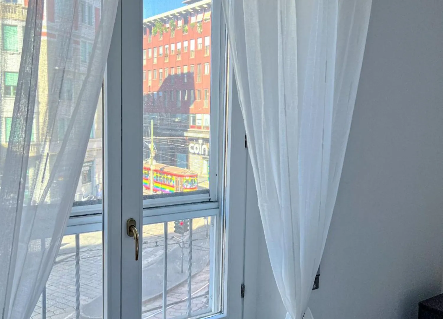 Apartment The Boutique Houses - Steps Away From The Duomo Area Milan Italy